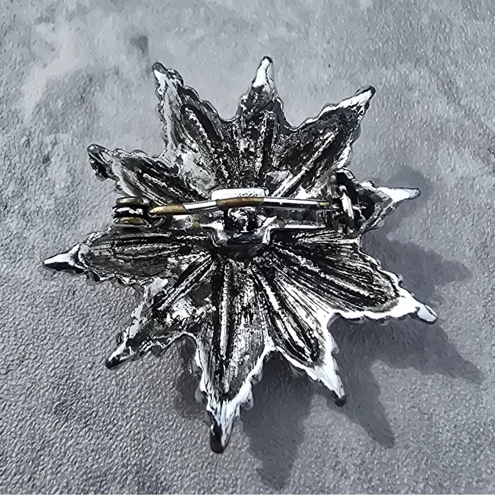 Vintage Silver Tone Starburst Brooch with Aurora Borealis Rhinestones - Picture 3 of 5